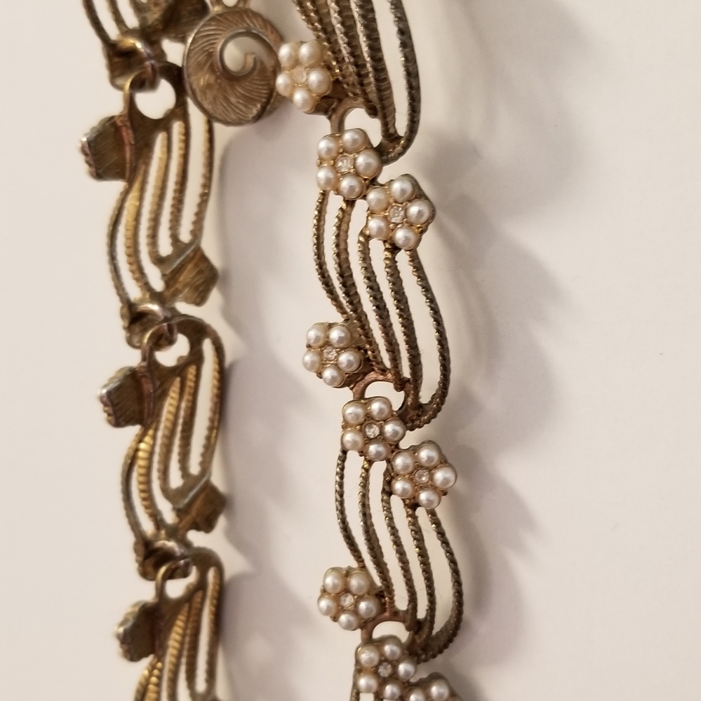 Pearl cluster flower rigid necklace - Picture 4 of 4